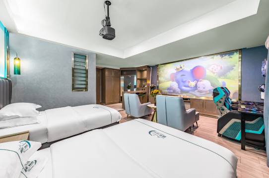 格林精致酒店(临沧恒基广场玉龙湖公园店)