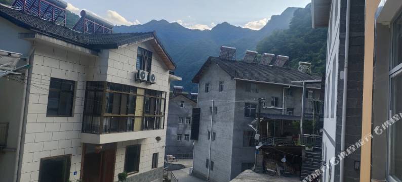 深山人家客栈(神农架里儿沟店)图片