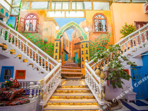 布袋彩虹民宿(喀什古城景区店)