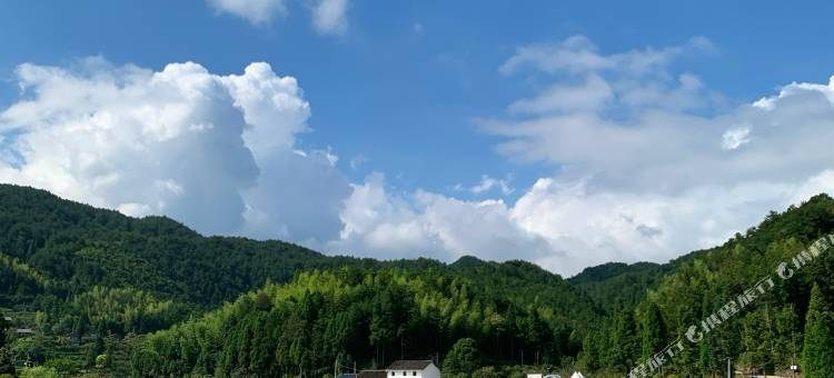 韶托星期八民宿图片