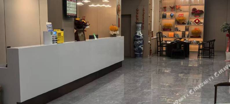 罗河金品酒店图片