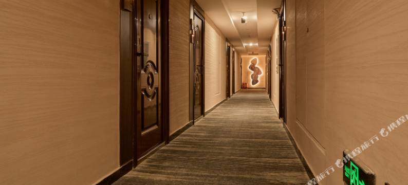 秀和·影音丨TheBeautyofTheEast设计师民宿(渤海大学万达店)图片