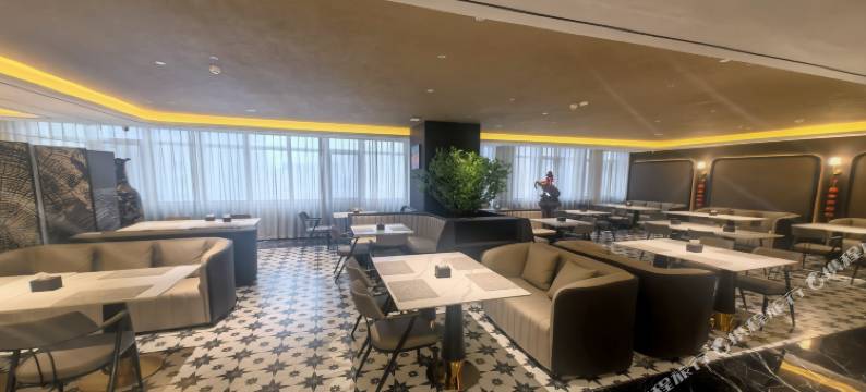 丽呈龙章酒店(医大一院地铁站店)图片