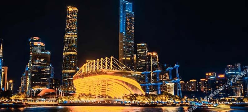 艾斯特丨城景·View云端设计师酒店 (岑溪市人民医院汽车总站店)图片