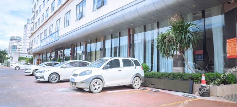 城市轻度假酒店(贵港市高铁站马草江公园店)图片