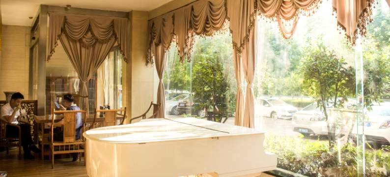 梧桐精品主题酒店(南阳卧龙岗火车站店)图片