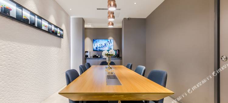 艺龙万国酒店(锦州火车站上海路店)图片