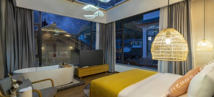 花筑·丽江彤爻CONSTELLATIONS全景观星亲子萌宠美宿(束河古镇店)图片