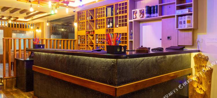 奇特旺市中心酒店(Chitwan Midtown Hotel)图片