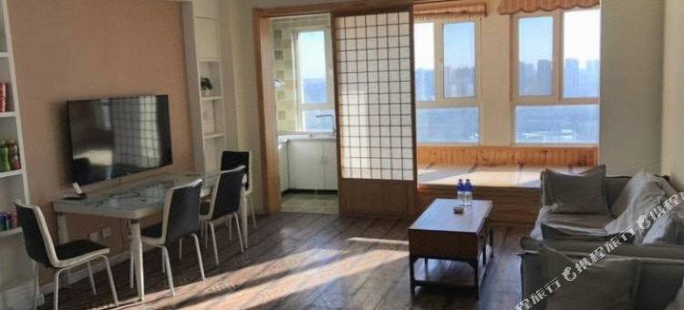 轻住酒店·果然精品(乐松机场巴士凯旋广场店)图片