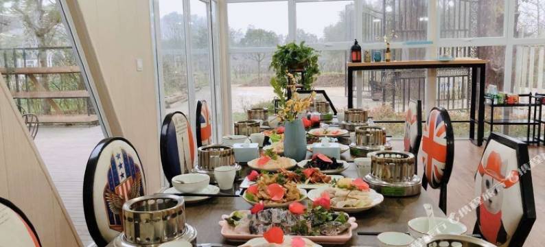 七彩玫瑰庄园图片