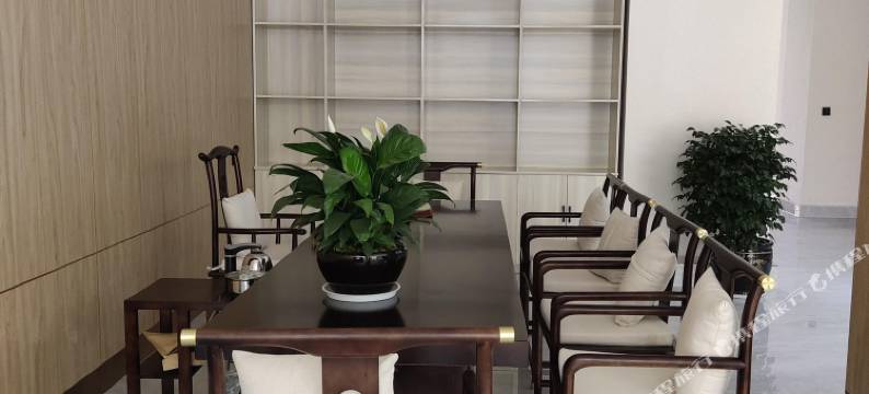 临沧开园曼居酒店(市一中店)图片