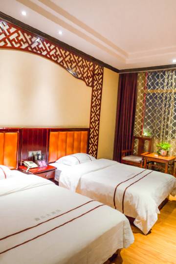 陇川章凤公路管理所附近酒店,陇川酒店预订查询,陇川宾馆住宿【携程