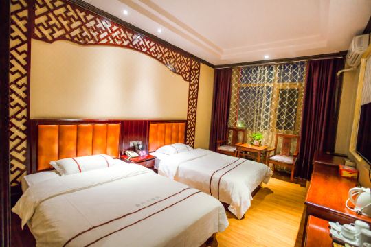 陇川鑫乐大酒店