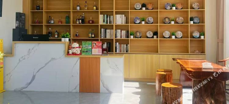 半盏星光·群梦丨天台雪山观景智能美宿(古城南门店)图片