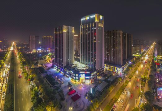 新乡艺悦酒店（宝龙城市广场店）外景图