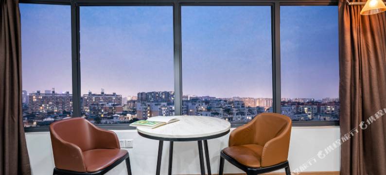 成都FOSO弗舍酒店(武侯祠红牌楼地铁站店)图片