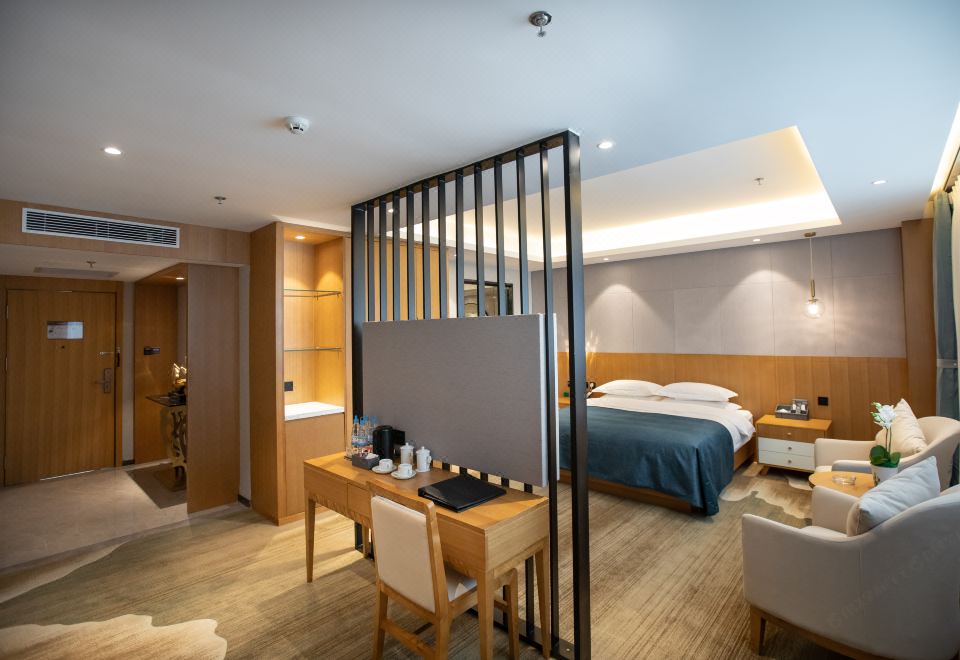 Kunming Green Lake View Hotel Hotel Overview