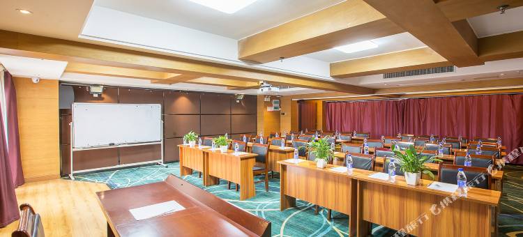 四季黔景酒店(贵阳海纳广场小河地铁站店)图片