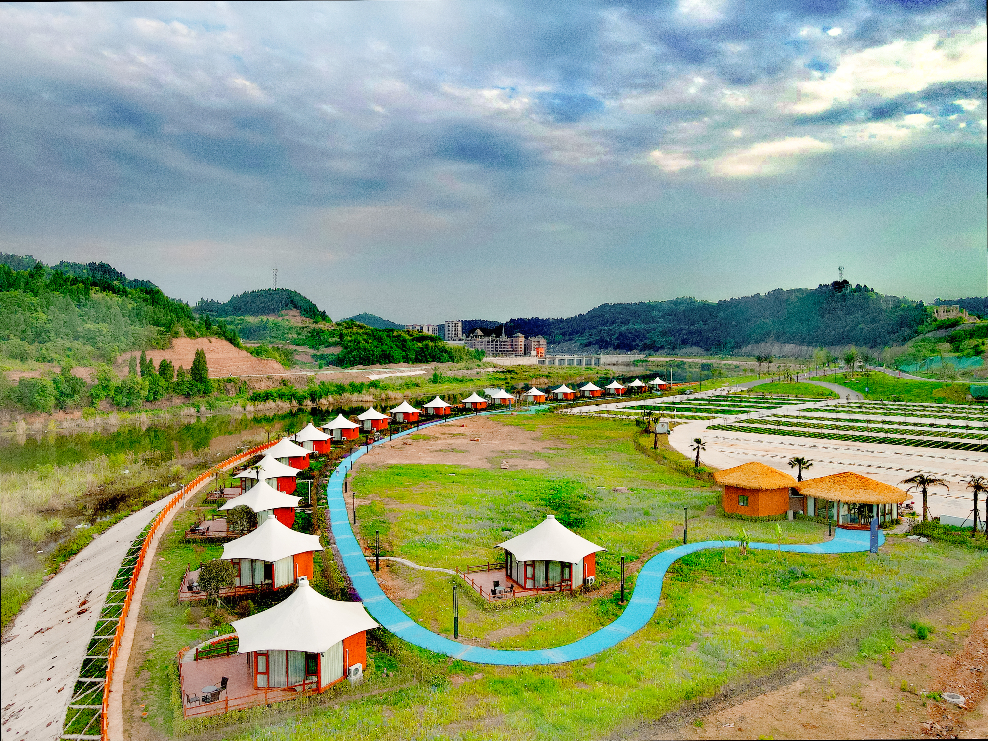 Daying Lakeside Stargazing Tent Hotel (Ocean Heart) Over view