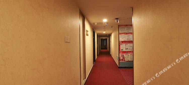 洛阳天天主题酒店(宝龙广场店)图片