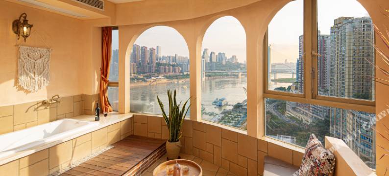 谢小姐的家江景民宿(解放碑步行街洪崖洞店)图片