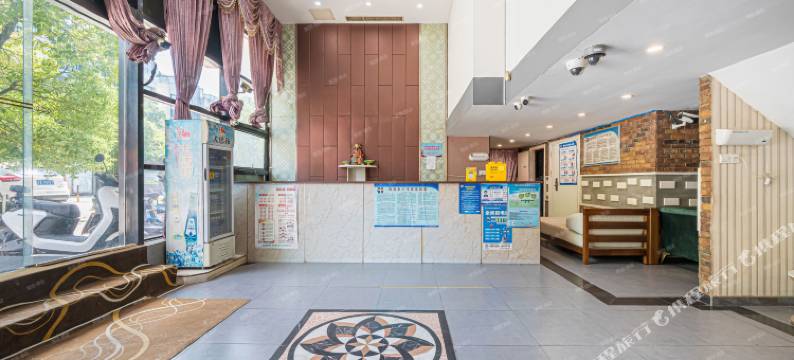 乌托邦快捷酒店(南京仙林中心地铁站金鹰湖滨天地店)图片