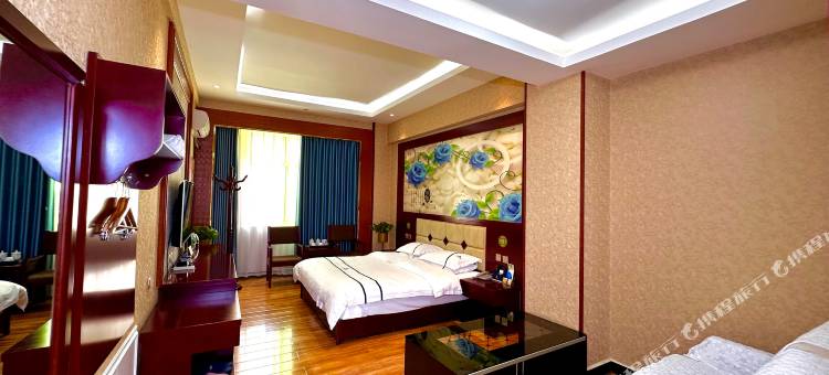 陇川鑫方圆大酒店(民族步行街店)图片