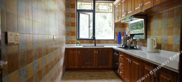 山居隐世私宿(九寨沟景区诺日朗服务中心店)图片