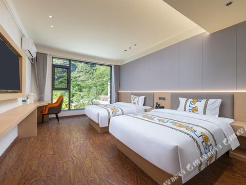 茂县叠海山居酒店(叠溪松坪沟景区游客中心店)