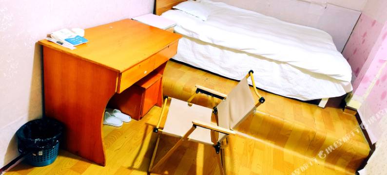 屋上月白民宿(郑州火车站二七广场店)图片