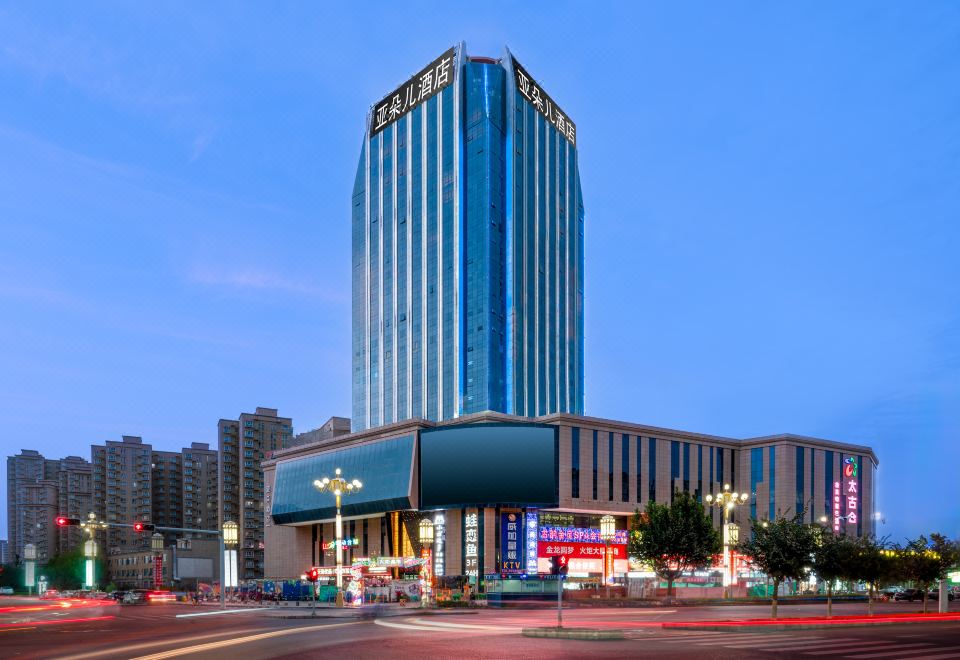 亚朵酒店(火炬大厦小亚郎湿地公园店)外景图