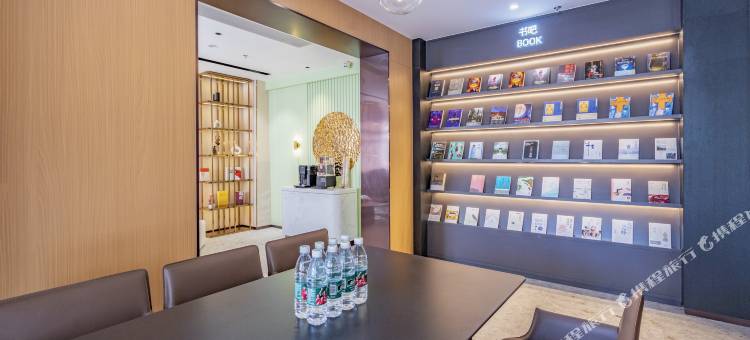 德瑞•宛美酒店(乌鲁木齐美美购物中心新疆博物馆店 )图片