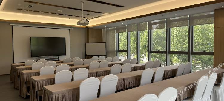 斯维登精品公寓(胶州上合之珠国际博览中心店)图片