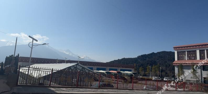 尘上·梅里酒店(飞来寺观景台店)图片