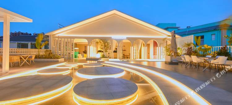 云朵蘭锦鲤花园泳池酒店(西双版纳景洪勐泐大佛寺店)图片