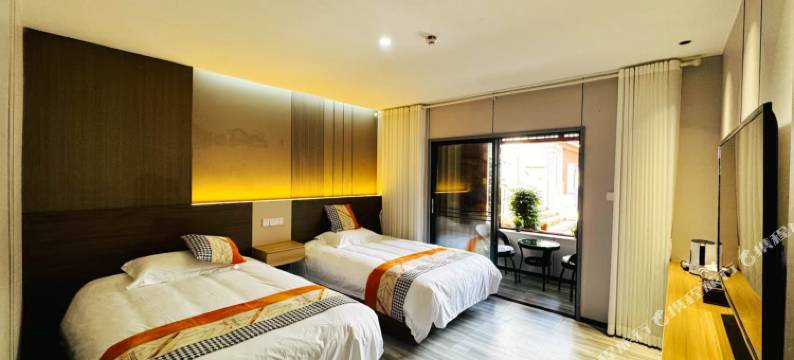 山与溪民宿(东部金沙索道店)图片