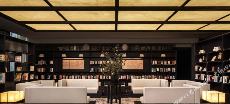 武汉汉正街江汉路步行街高空江景亚朵S酒店图片