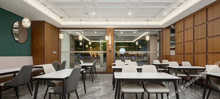 柏纳酒店(康定情歌广场店)图片