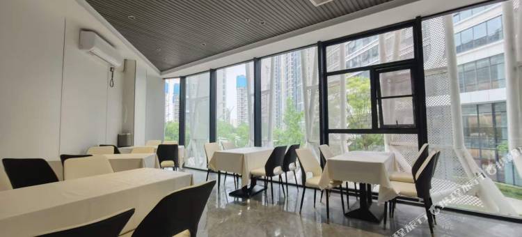 艺龙安云酒店(西安高铁北站元鼎路地铁站店)图片