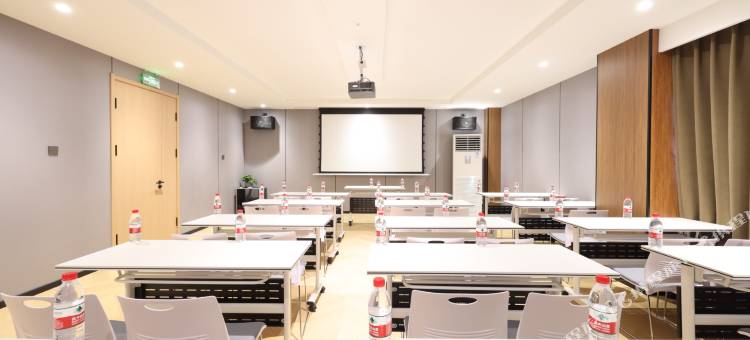 灰鲸智能酒店(保定嘉德万达广场店)图片