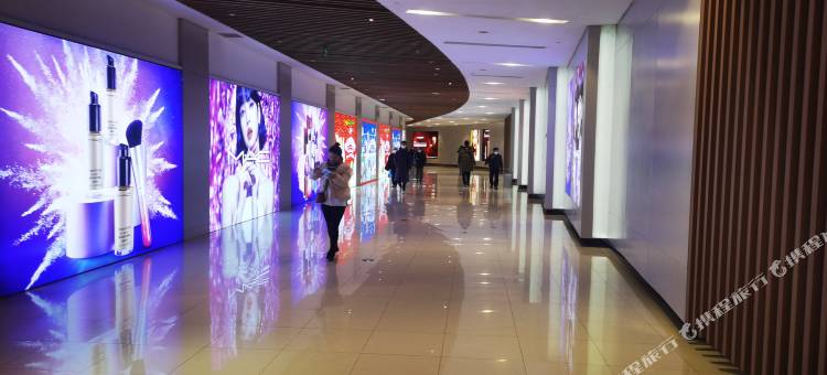 青岛红色驿家公寓(五四广场万象城店)图片