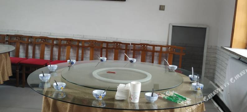 本溪峡谷枫情山庄图片