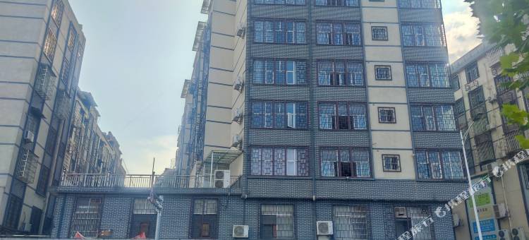 华侨电竞酒店(宜黄风神街店)图片