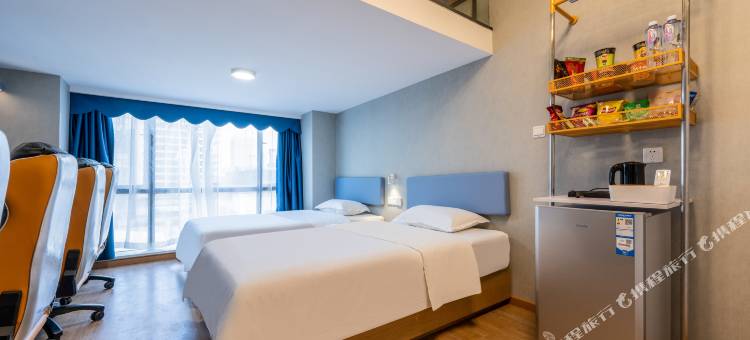 网鱼电竞酒店(武汉光谷科技会展中心店)图片