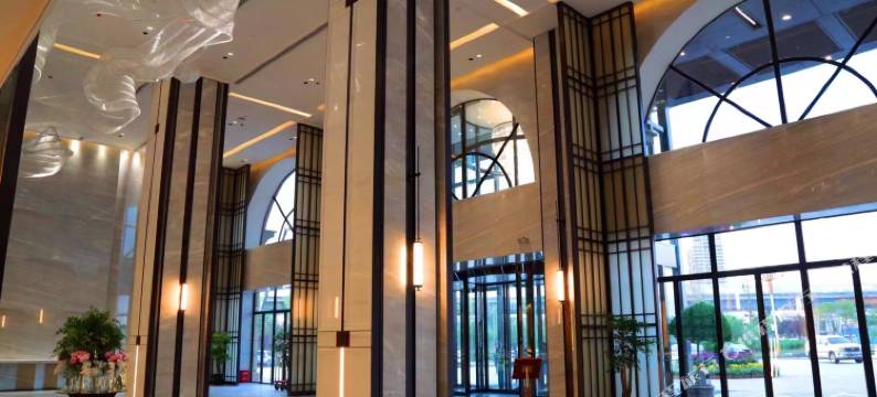 众诚假日酒店(石家庄高铁站店)图片