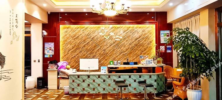轻雅酒店(曲靖南城门广场店)图片