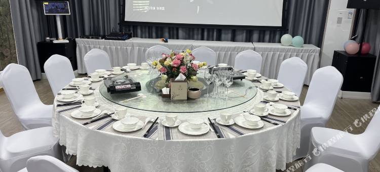 良宿·品宿网红旅拍酒店(阳朔十里画廊遇龙河店)图片