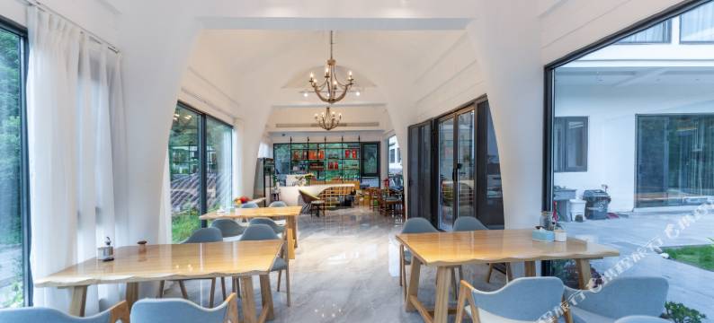 重渡沟花石间轻宿图片