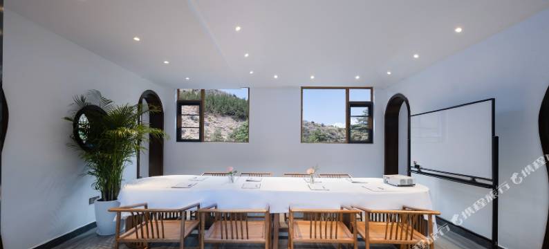 邻仓热限酒店(临沧市一中茶马古镇店)图片